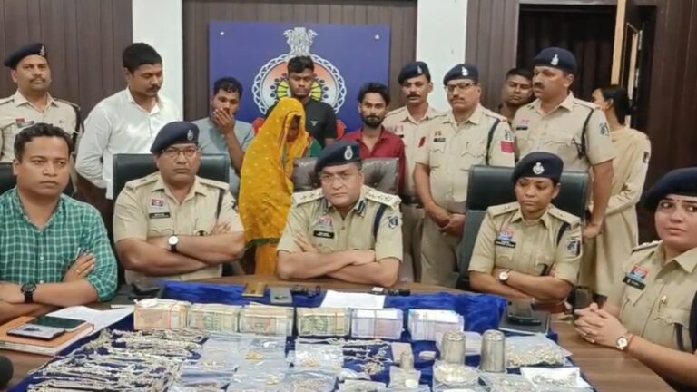 Durg Gold Silver Robbery