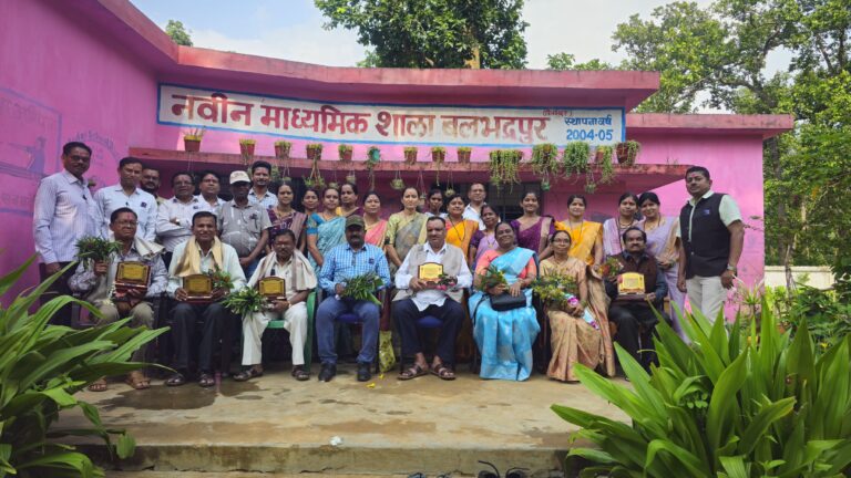 Retired Teachers Honored In Nagri