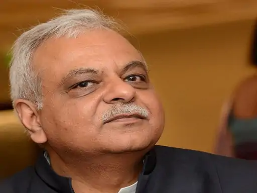 रिटायर्ड IAS आलोक शुक्ला।