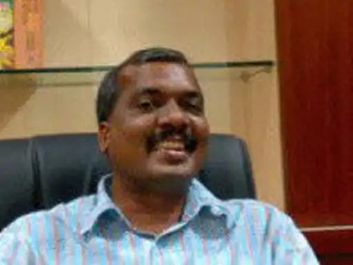 रिटायर्ड IAS सुनील कुजूर।