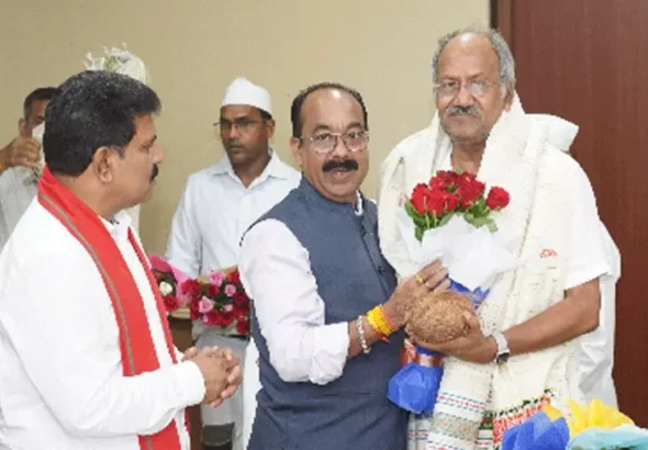 Brijmohan Singh Surrounded The Government